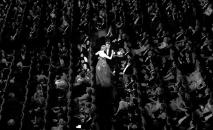 Lambert Wilson fait danser Nicole Kidman en ouverture du 67e Festival de Cannes, le 14 mai 2014.