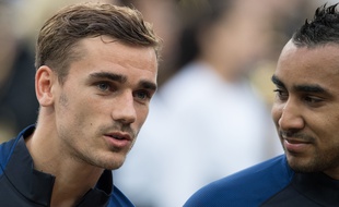 Antoine Griezmann et Dimitri Payet avant France-Roumanie, le 10 juin 2016 au Stade de France.