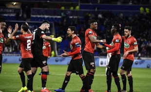 Les Rennais célèbrent leur victoire au Parc OL, mardi 2 avril 2019.