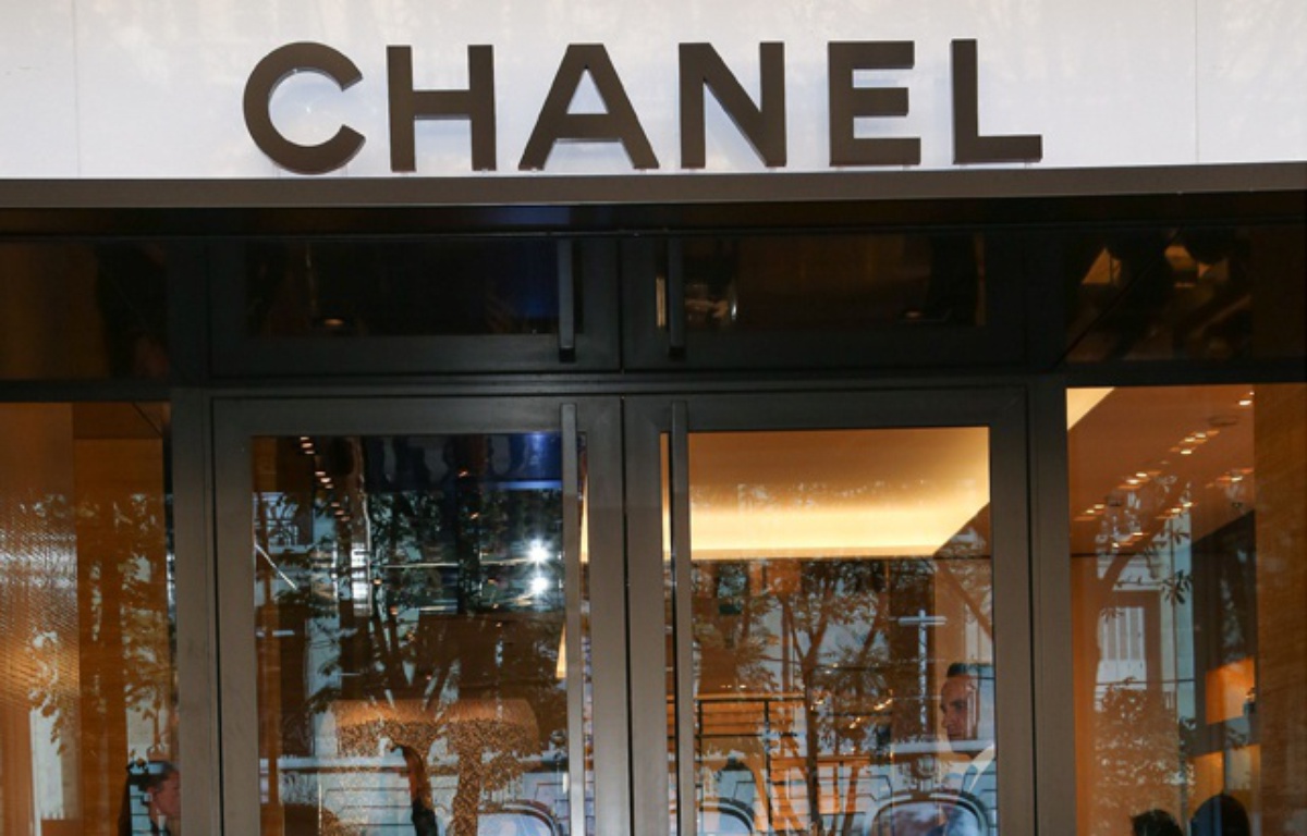 Chanel Avenue Montaigne Paris by