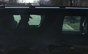 Le président des Etats-Unis, Barack Obama, dans sa voiture, le 6 avril 2013, dans le Maryland.