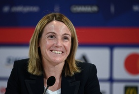 Sonia Bompastor, ici lors de sa présentation devant la presse, mardi au centre d'entraînement de l'OL. PHILIPPE DESMAZES