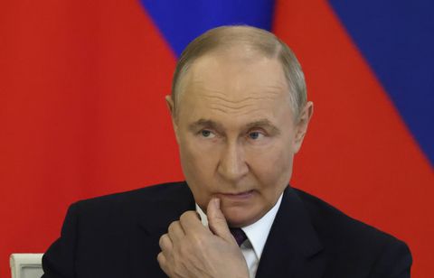 Poutine annonce la production en série du missile hypersonique Orechnik...