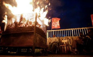 Des salariés de Mory Ducros le 4 février 2014 à Gonesse, près de Paris