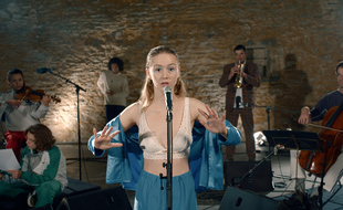 La jeune chanteuse rennaise Jeanne Bonjour a repris le titre Cabeza du rappeur Oboy dans une version lyrique.