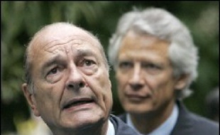 Atteint par l'affaire Clearstream, Jacques Chirac est pour la première fois sorti mercredi de sa réserve pour tenter d'enrayer un scandale qui menace la fin de son mandat.