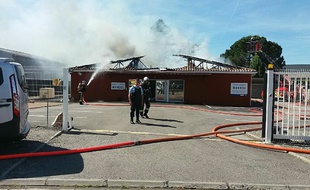 Le funérarium de Saint-Alban, en Haute-Garonne, ravagé par un incendie le 16 mai 2017.