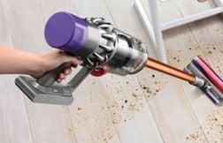 À ce prix-là, l’aspirateur Dyson V10 va vite disparaître des stocks