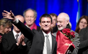 Le Premier ministre Manuel Valls en meeting le 13 mars 2015 à Yffiniac