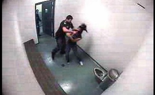 Capture d'écran de la caméra de suveillance de la prison de Seattle.