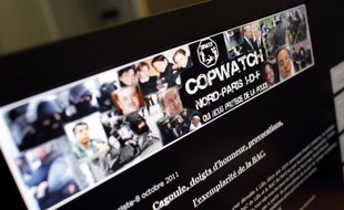 Bloqué en octobre 2011 après un référé du ministre de l'Intérieur, le site internet de fichage des policiers Copwatch, qui revendique une lutte "par l'information contre les violences policières", a été réactivé mardi suscitant des réactions syndicales policières "indignées".
