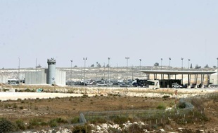 Le point de contrôle de Qalandia le 15 août 2008 entre Ramallah et Jérusalem