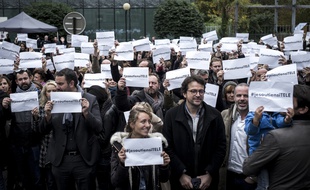 Les journalistes d'iTélé mobilisés pour l'avenir de leur chaîne.