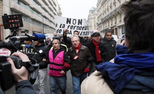 Le directeur départemental du travail de la Seine-Saint-Denis, Marc Leray, a commencé à recevoir vendredi les syndicats de l'usine PSA d'Aulnay-sous-Bois paralysée par une grève depuis un mois, avec pour mission de "renouer le dialogue social", selon ces organisations.