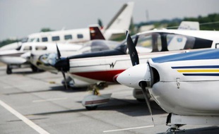 Des avions de tourisme
