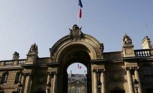 Paris, le 11 avril 2007. Photo de l'entrée du palais de l'Elysée.