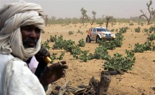 L'attaque, qualifiée d'"odieuse" par le Premier ministre mauritanien Zeine Ould Zeidane, est survenue moins de dix jours avant le départ du rallye-raid Dakar-2008, qui prévoit huit étapes en Mauritanie.