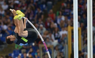 Christophe Lemaitre a terminé 3e du 100 m du meeting de Rome de la Ligue de diamant, jeudi, derrière l'intouchable Usain Bolt et Asafa Powell, et les perchistes ont réalisé un doublé, Renaud Lavillenie s'imposant devant Romain Mesnil, de bon augure pour les JO de Londres.
