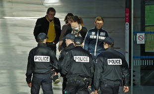Lille, le 16 mars 2014. Illustration patrouille de police dans le quartier des gares Lille.