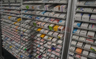 La pharmacie centrale du CHU de Nantes