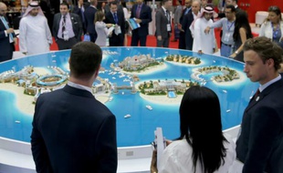 Des visiteurs au salon immobilier Cityscape, le 8 septembre 2015 à Dubaï