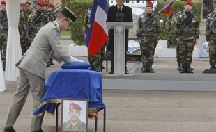 Le caporal-chef Abel Chennouf a été assassiné le 15 mars 2012 à Montauban par Mohamed Merah.