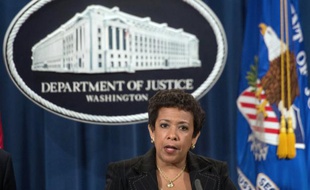 La ministre de la Justice américaine Loretta Lynch en conférence de presse sur la corruption à la Fifa, le 3 décembre 2015 à Washington