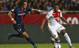 Anthony Martial au duel avec David Luiz lors de Monaco-PSG le 30 août 2015.