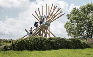 Le sémaphore imaginé par l’artiste Valentin Mauger à Saint-Etienne-de-Montluc.