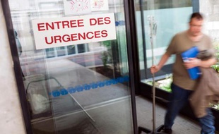 Dans l'espoir d'obtenir une nouvelle organisation, des syndicats ont appelé mardi les médecins urgentistes à déléguer aux directions des hôpitaux le soin de trouver aux patients des lits d'hospitalisation, sans créer de perturbations à la mi-journée.