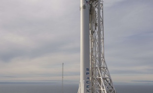 Le lanceur Falcon 9 de SpaceX à la base de l'Air Force américaine de Vandenberg, le 16 janvier 2016, en California.