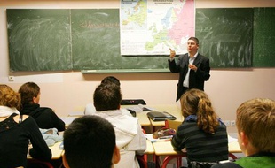 Un cours de géographie dans une classe de terminale S du lycée Jeanne D'arc à Bayeux