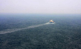 Un cargo en plein dégazage dans la Méditerranée (photo d'illustration)