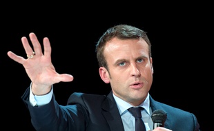 Emmanuel Macron, candidat d'En Marche! le 31 janvier lors d'un débat sur le mal-logement suite au rapport de la Fondation Abbé Pierre.