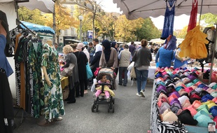 Le marché de la Plaine à Marseille, avant le début de la rénovation de la place.