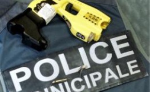 Cinq ans après son autorisation en France, le Taser reste sujet à controverse.