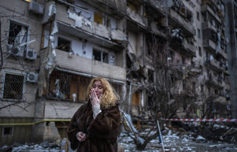 Guerre en Ukraine : Au deuxième jour de l'invasion russe, les civils ukrainiens en plein cauchemar