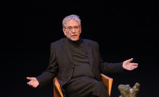 L'écrivain Amos Oz lors d'une conférence à Beverly Hills, le 5 mai 2015