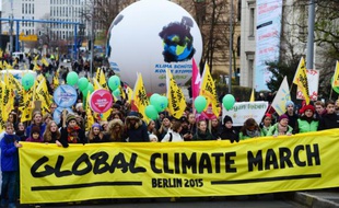 Marche en faveur d'engagements fermes contre le réchauffement climatique le 29 novembre 2015 à Berlin