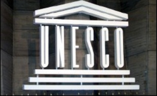 Pour la première fois en 34 ans d'existence, le Comité du patrimoine mondial de l'Unesco, qui a achevé sa réunion annuelle dimanche, a inscrit un nombre égal de sites africains et européens sur sa prestigieuse liste.