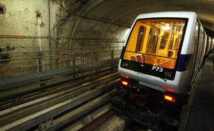 Dans le tunnel du métro de Toulouse.