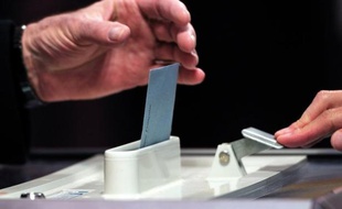 La gauche est toujours favorite pour les législatives, selon un sondage BVA publié vendredi, même s'il n'y a "pas de vague rose à l'horizon".