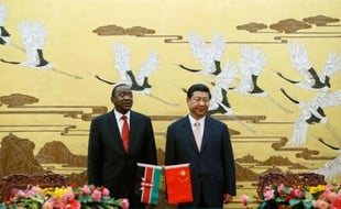 Le président kenyan Uhuru Kenyatta, inculpé de crimes contre l'Humanité par la Cour pénale internationale et snobé par les pays occidentaux, a mis le cap vers l'est et obtenu de la Chine cinq milliards de dollars pour construire d'importantes infrastructures.