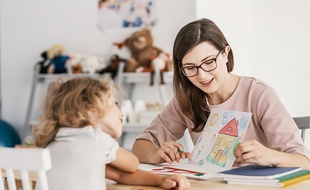 Les enseignants bénéficient de mutuelles spécifiques.