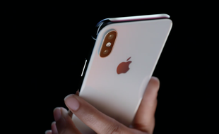 L'iPhone X dispose d'un écran sans bord de 5,8 pouces.