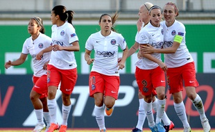 Les joueuses du PSG contre Wolfsburg en demi-finale de la Ligue des champions, le 18 avril 2015.