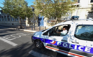 Des policiers dans les rues de Bordeaux - Illustration