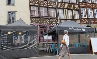 Les barnums, comme ceux installés place du Champ-Jacquet seront interdits à Rennes à partir de 2022.