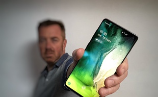 Le Samsung Galaxy S10 est lancé à 1009 euros en 128 Go.