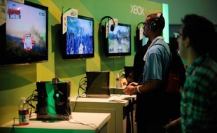 Le groupe informatique américain Microsoft a remporté une manche vendredi contre l'équipementier en télécoms Motorola, filiale du géant de l'internet Google, qui l'accusait d'avoir violé certains de ses brevets avec sa console de jeux vidéo Xbox.